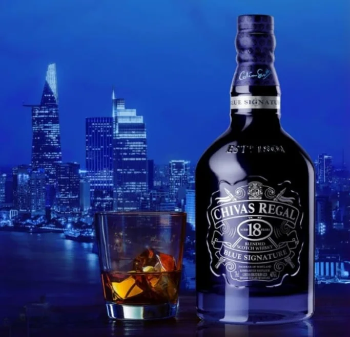 Chivas 18 năm (YO) Blue Signature