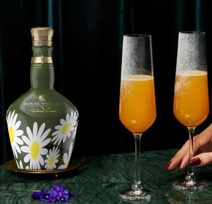 Royal Salute 21YO The Richard Quinn Daisy Edition II (Hoa Cúc Trắng)