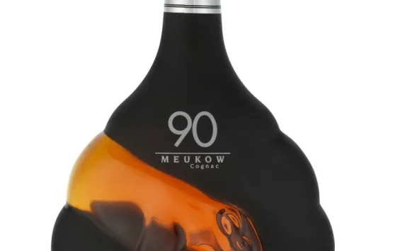 Đánh giá chi tiết Meukow VSOP Superior Cognac có ngon không?