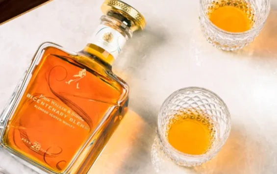 Johnnie Walker thật và giả khác nhau thế nào? Cách phân biệt