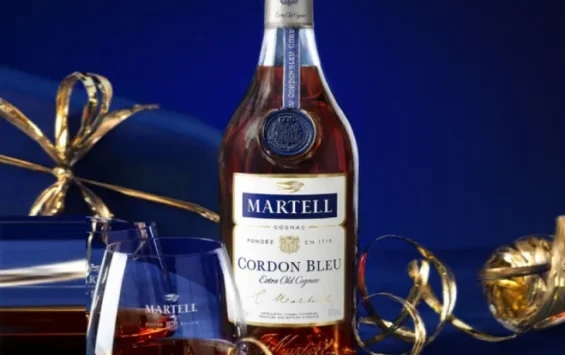 Chưng Cất Không Cặn Martell Khác Gì Cognac Thường