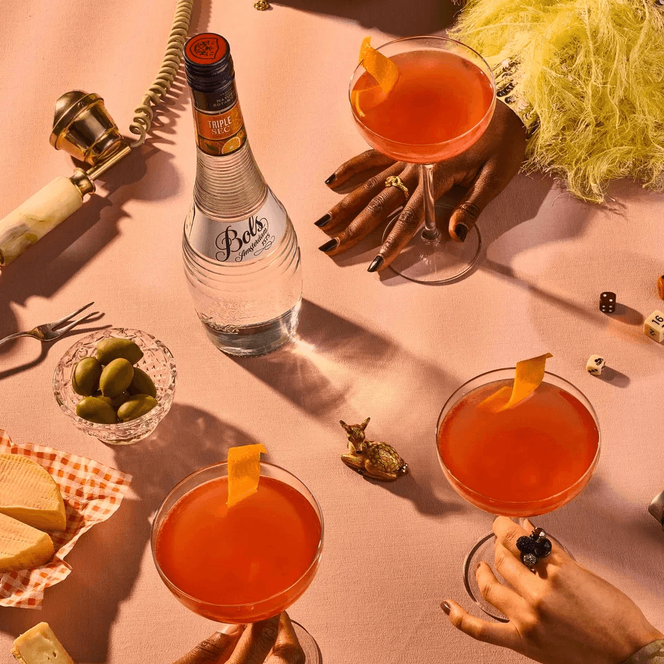 Các loại rượu Bols Liqueur ngon nhất, tổng hợp rượu Bols được yêu thích, các vị rượu Bols phổ biến, rượu mùi Bols pha cocktail, Bols Liqueur mua loại nào, ứng dụng rượu Bols trong pha chế.